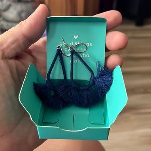 Origami Owl Navy Dangle earrings